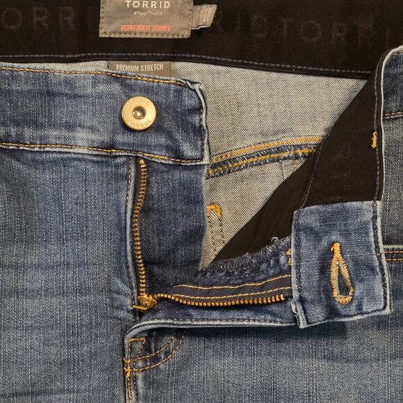 Torrid Bombshell Skinny Jeans Womens Size 16R Blue High Rise Med Wash Casual - Picture 7 of 13
